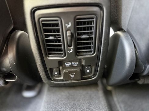 Used 2025 Dodge Durango GT AWD/4WD image 28