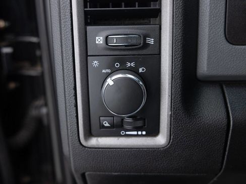 Used 2014 RAM 1500 Tradesman w/ Popular Equipment Group AWD/4WD image 39