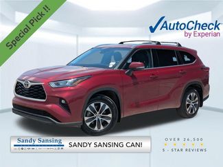 Used 2020 Toyota Highlander XLE AWD/4WD video 1