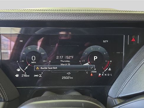 Used 2025 GMC Yukon XL Denali image 10