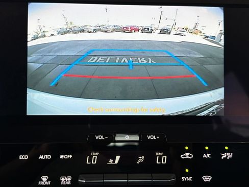 Used 2024 Toyota bZ4X FWD image 32