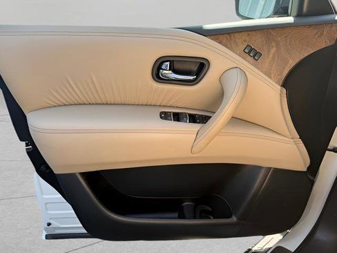 Used 2022 Nissan Armada SL w/ Captain's Chairs Package AWD/4WD image 10