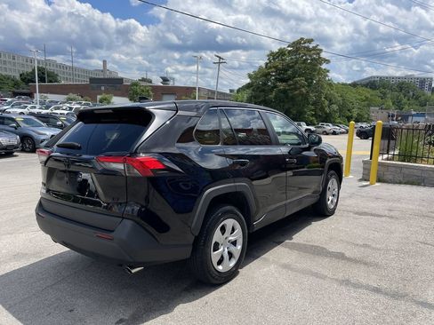 Used 2023 Toyota RAV4 LE AWD/4WD image 8