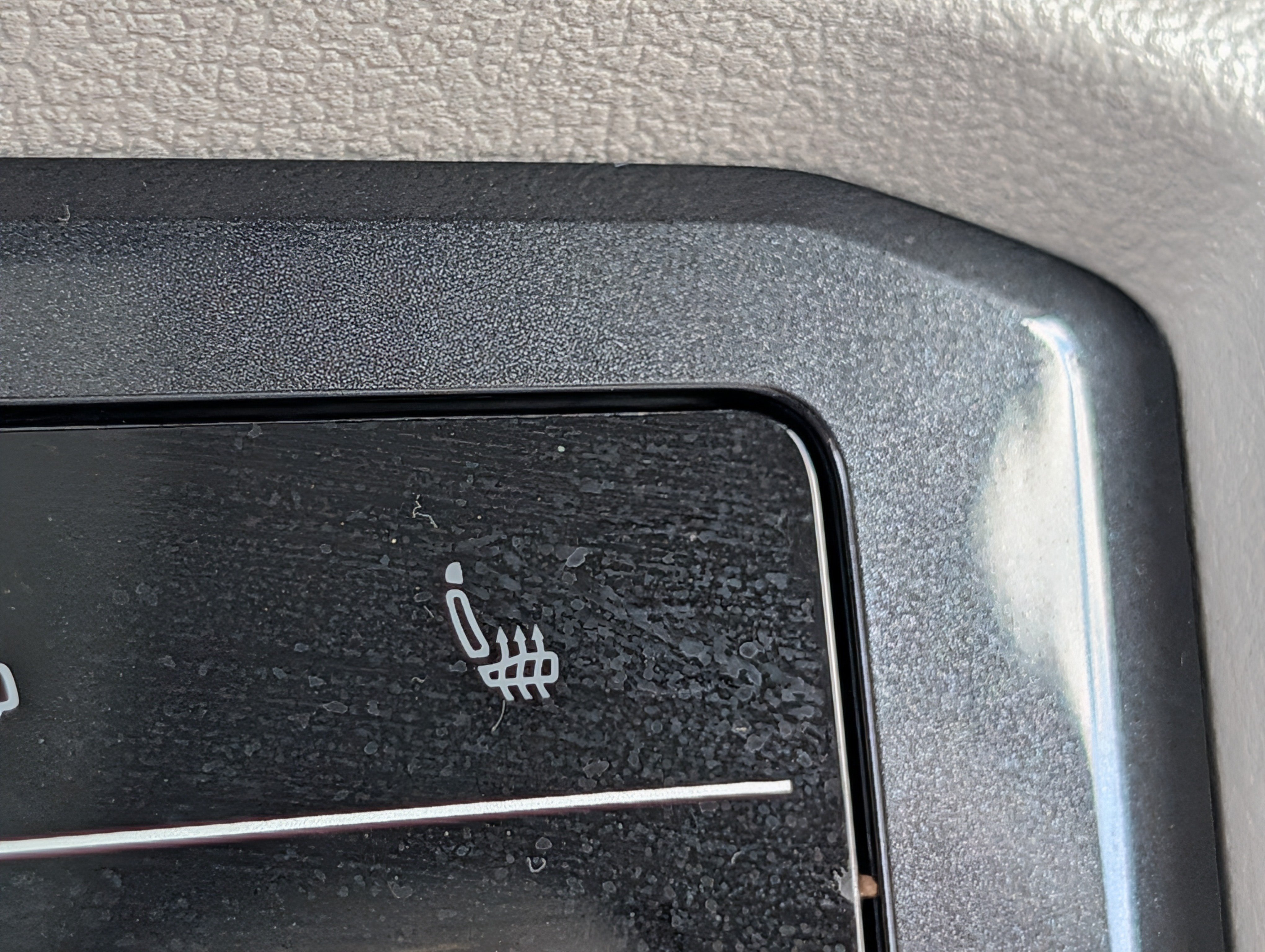 Used 2023 Volkswagen Tiguan SE w/ Panoramic Sunroof Package FWD image 26