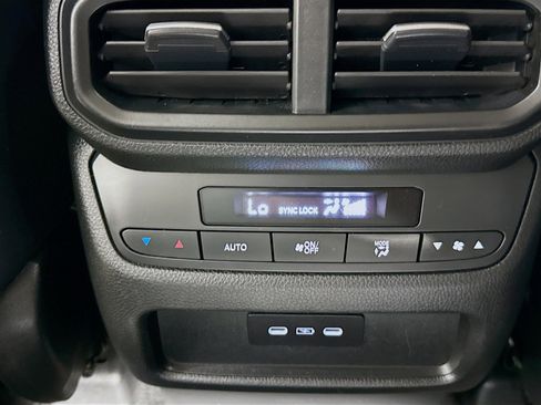 Certified 2024 Honda Pilot Touring image 31