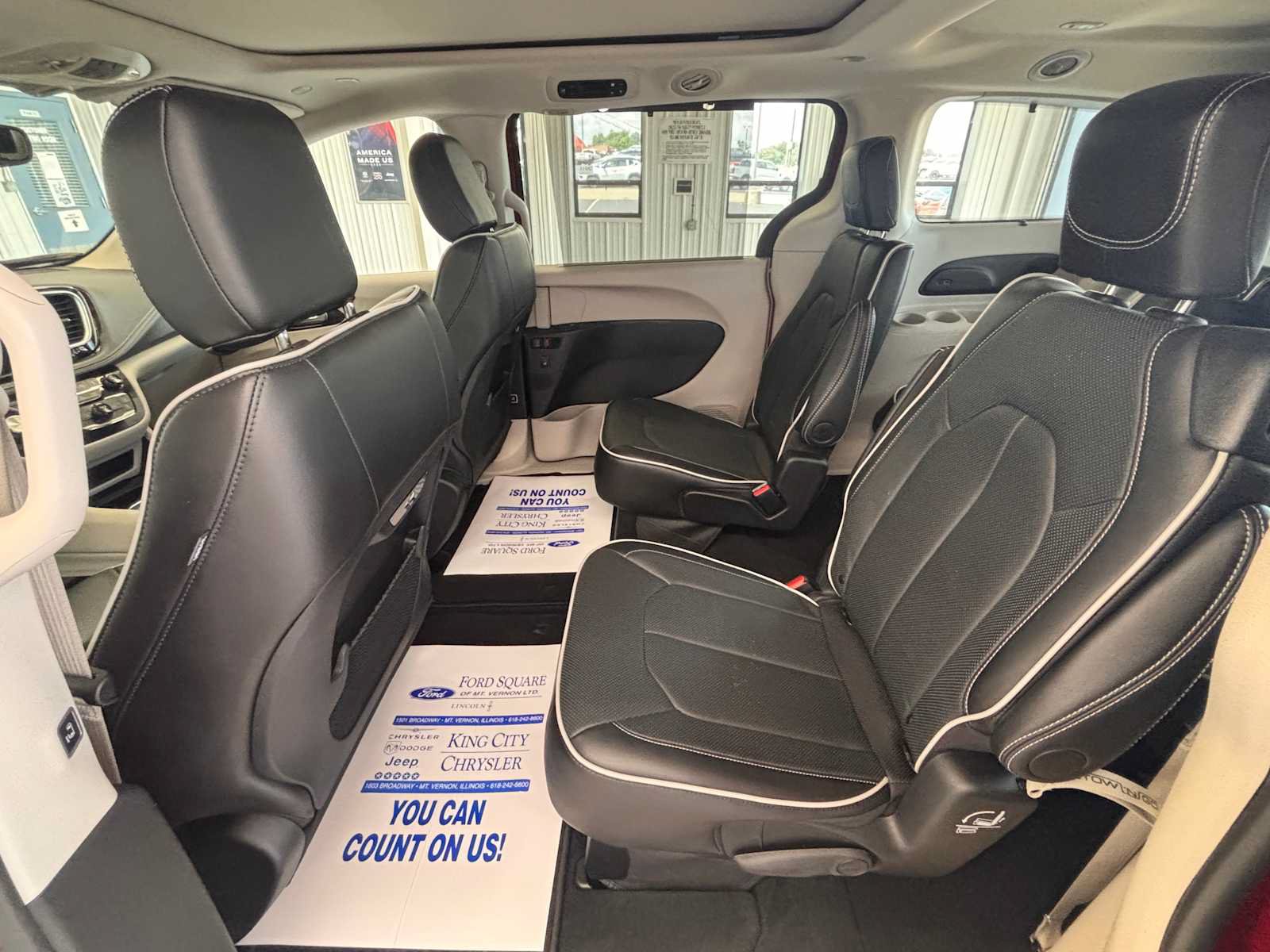 Certified 2024 Chrysler Pacifica Limited FWD image 15