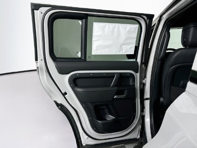 New 2026 Land Rover Defender 110 X-Dynamic SE AWD/4WD image 22