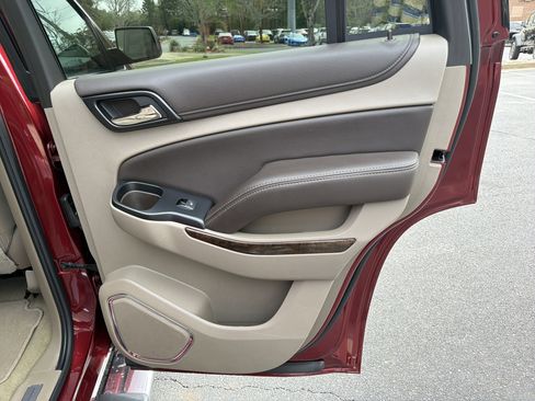 Used 2018 Chevrolet Tahoe LT w/ LT Signature Package image 16