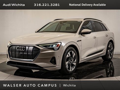Used 2021 Audi e-tron Premium w/ Convenience Plus Package image 1