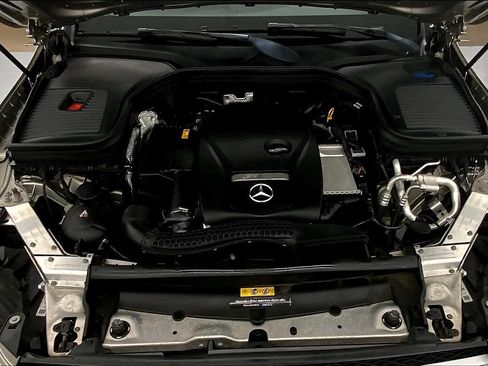 Used 2019 Mercedes-Benz GLC 300 image 10