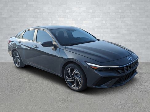 New 2025 Hyundai Elantra Sport image 2