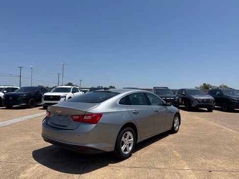 Used 2025 Chevrolet Malibu LS FWD image 18
