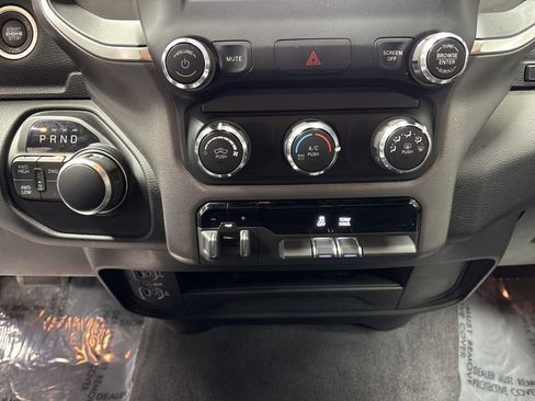 Used 2024 RAM 2500 Big Horn w/ Bed Utility Group image 20