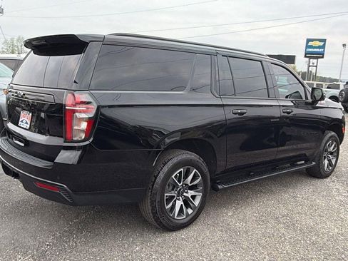Certified 2024 Chevrolet Suburban Z71 w/ Luxury Package AWD/4WD image 5