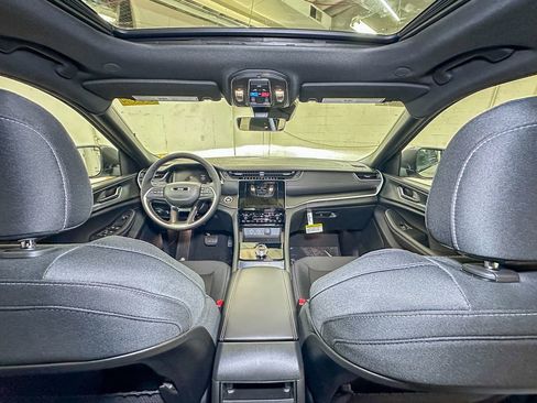 New 2025 Jeep Grand Cherokee Laredo X image 22