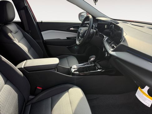 New 2026 Chevrolet Trax LT w/ Driver Confidence Package image 15