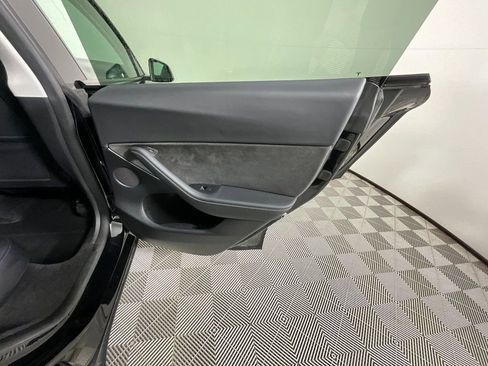 Used 2024 Tesla Model Y Long Range image 7