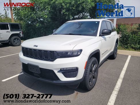 Used 2024 Jeep Grand Cherokee Limited w/ Black Appearance Package AWD/4WD image 1