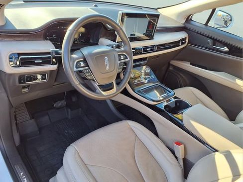 Used 2023 Lincoln Nautilus Reserve image 21