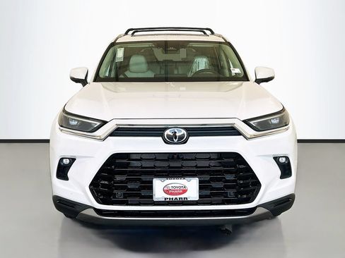 New 2026 Toyota Grand Highlander FWD image 2