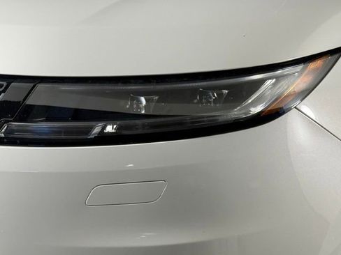 Used 2023 Land Rover Range Rover Sport SE Dynamic image 12