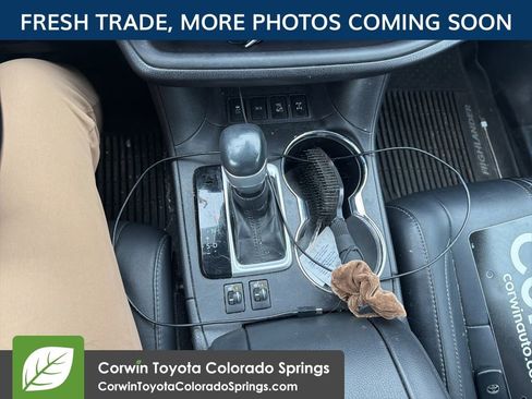 Used 2018 Toyota Highlander SE AWD/4WD image 11