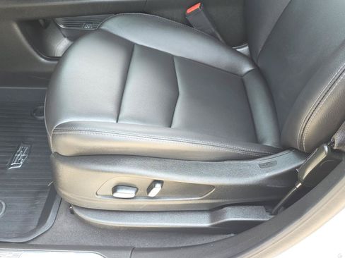 Certified 2025 Cadillac XT5 Luxury w/ LPO, Floor Liner Package FWD image 18