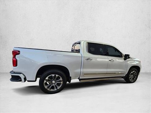 Used 2023 Chevrolet Silverado 1500 High Country w/ Z71 Off-Road Package AWD/4WD image 4