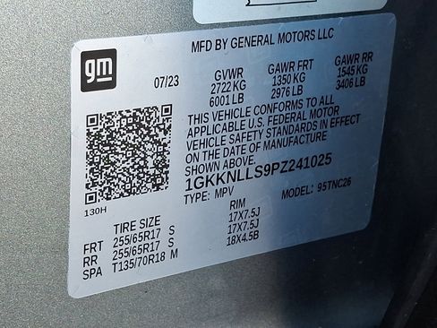 Used 2023 GMC Acadia AT4 w/ Technology Package image 30