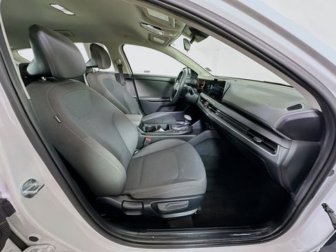 Used 2025 Kia K4 LXS FWD image 30
