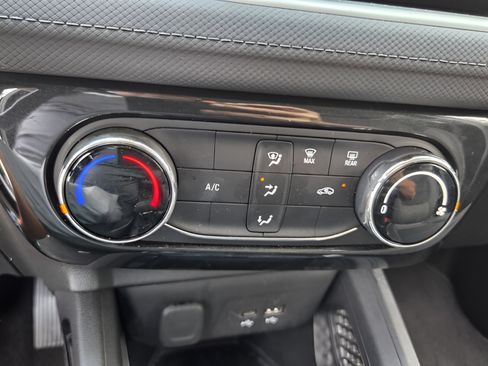 Used 2025 Chevrolet TrailBlazer LT FWD image 20