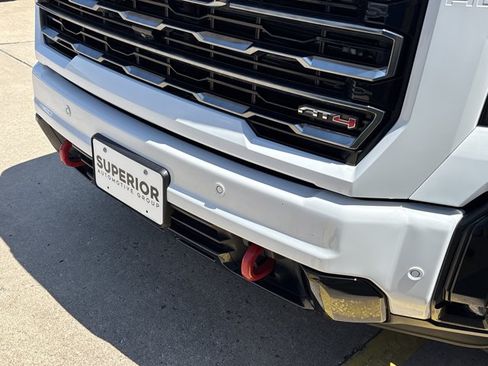 Used 2025 GMC Sierra 2500 AT4 AWD/4WD image 11