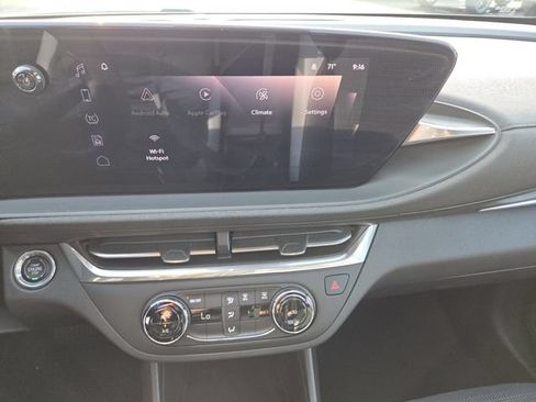Used 2024 Buick Envista Sport Touring FWD image 24