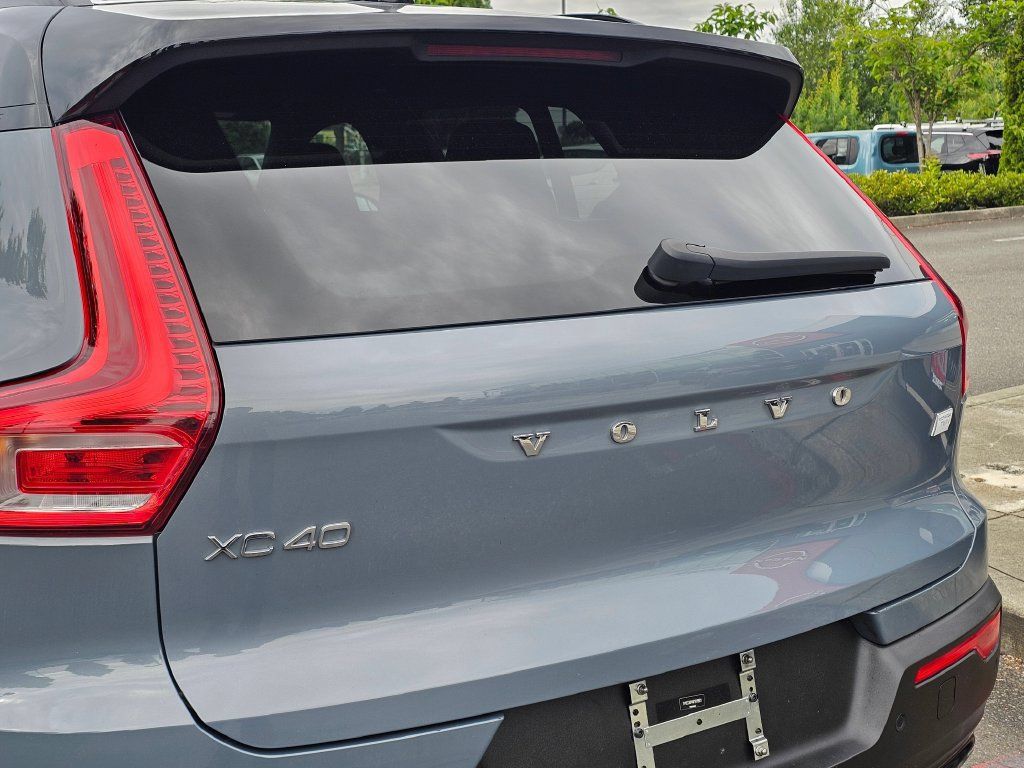 Used 2023 Volvo XC40 Recharge Ultimate AWD/4WD image 10