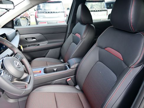 New 2026 Nissan Kicks SR w/ Cold Weather Package image 23