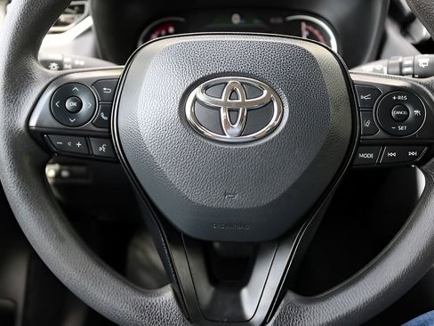 Used 2025 Toyota RAV4 XLE image 20