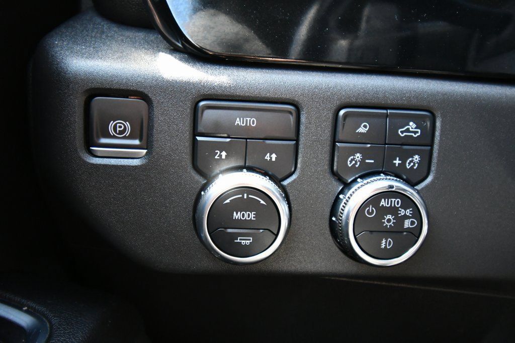 Used 2023 GMC Sierra 1500 SLT w/ SLT Convenience Package AWD/4WD image 23