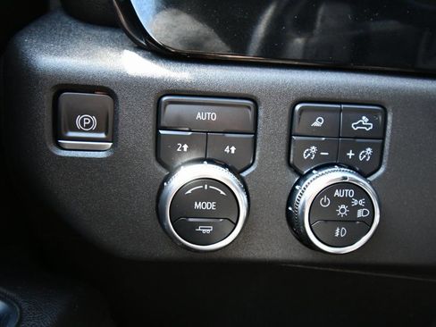 Used 2023 GMC Sierra 1500 SLT w/ SLT Convenience Package AWD/4WD image 23