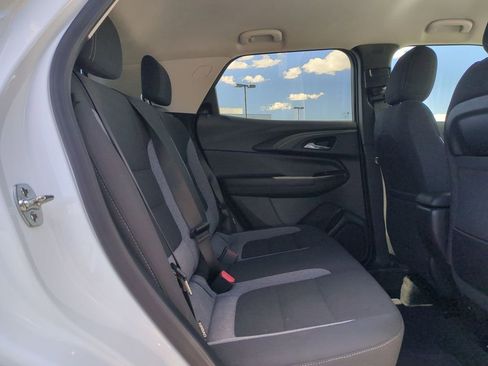 Used 2025 Chevrolet TrailBlazer LT FWD image 31
