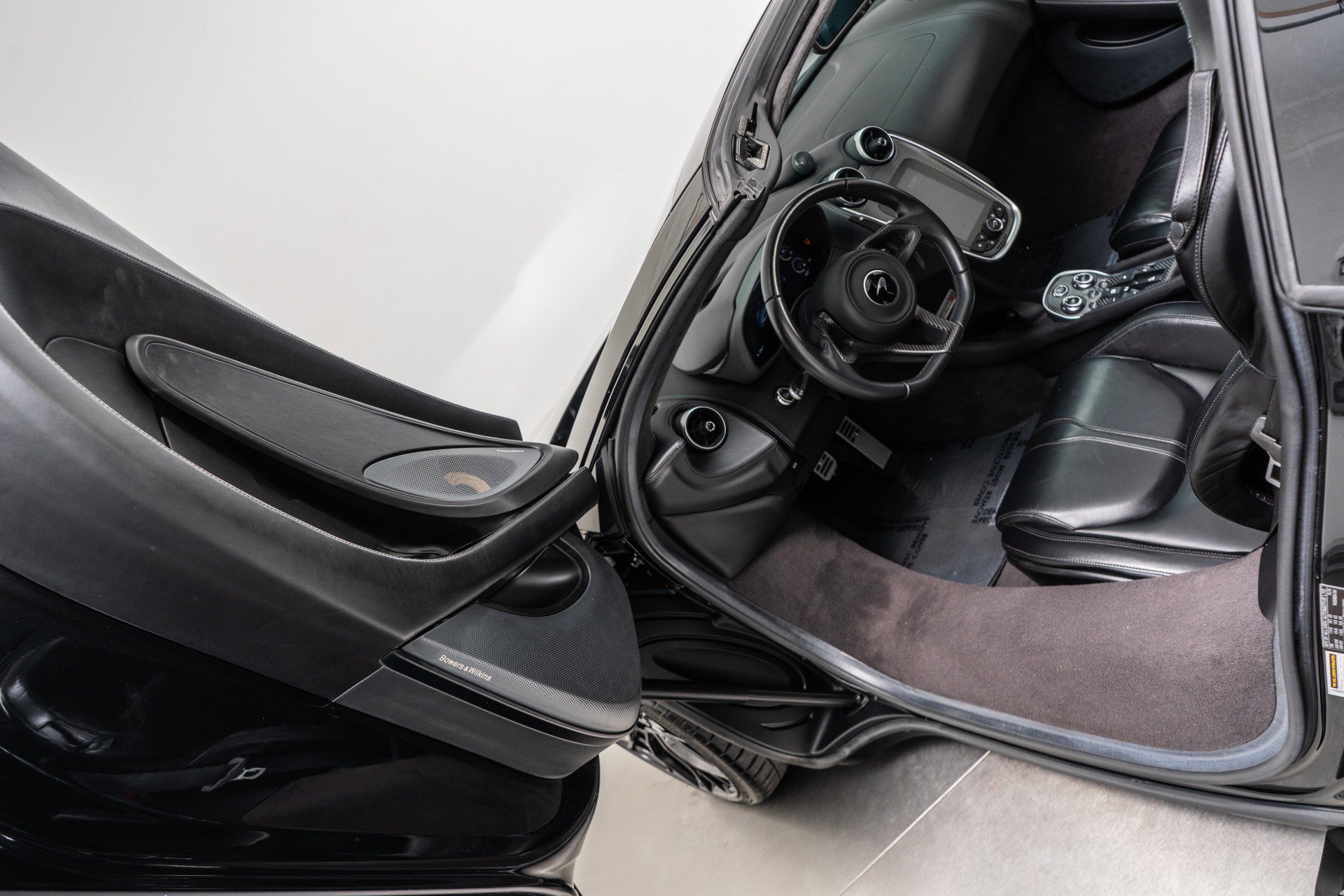 Used 2020 McLaren 570S Spider RWD image 21