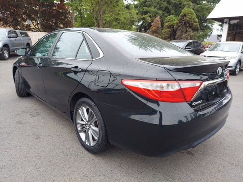 Used 2017 Toyota Camry SE FWD image 6