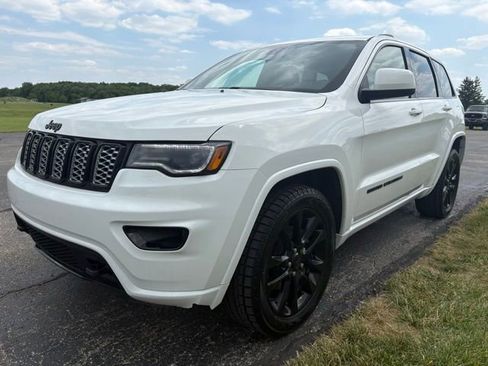 Used 2020 Jeep Grand Cherokee Altitude AWD/4WD image 9