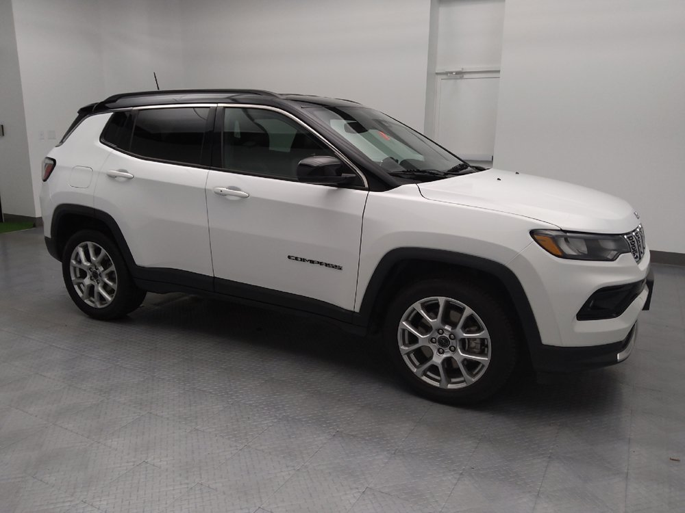 Used 2025 Jeep Compass Limited AWD/4WD image 11
