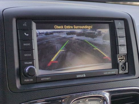 Used 2014 Chrysler Town & Country Touring-L image 35