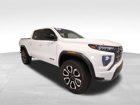 Used 2026 GMC Canyon AT4 w/ Technology Plus Package AWD/4WD image 6