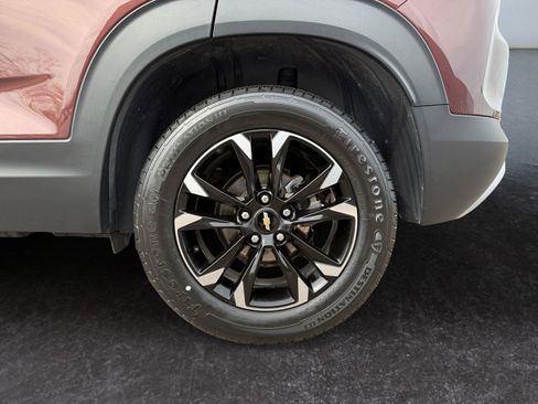 Used 2022 Chevrolet TrailBlazer LT w/ LPO, Blackout Package image 25