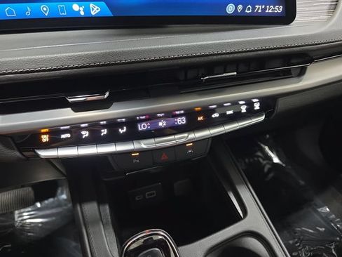 Certified 2024 Cadillac XT4 Premium Luxury AWD/4WD image 21