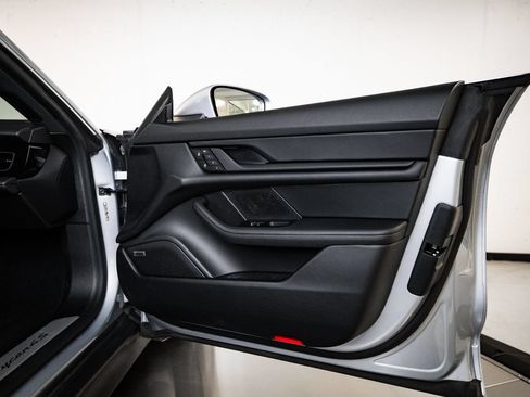 Certified 2024 Porsche Taycan 4S AWD/4WD image 28