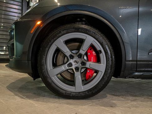 New 2025 Porsche Macan Turbo Electric image 11