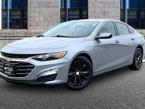Used 2023 Chevrolet Malibu LT image 2